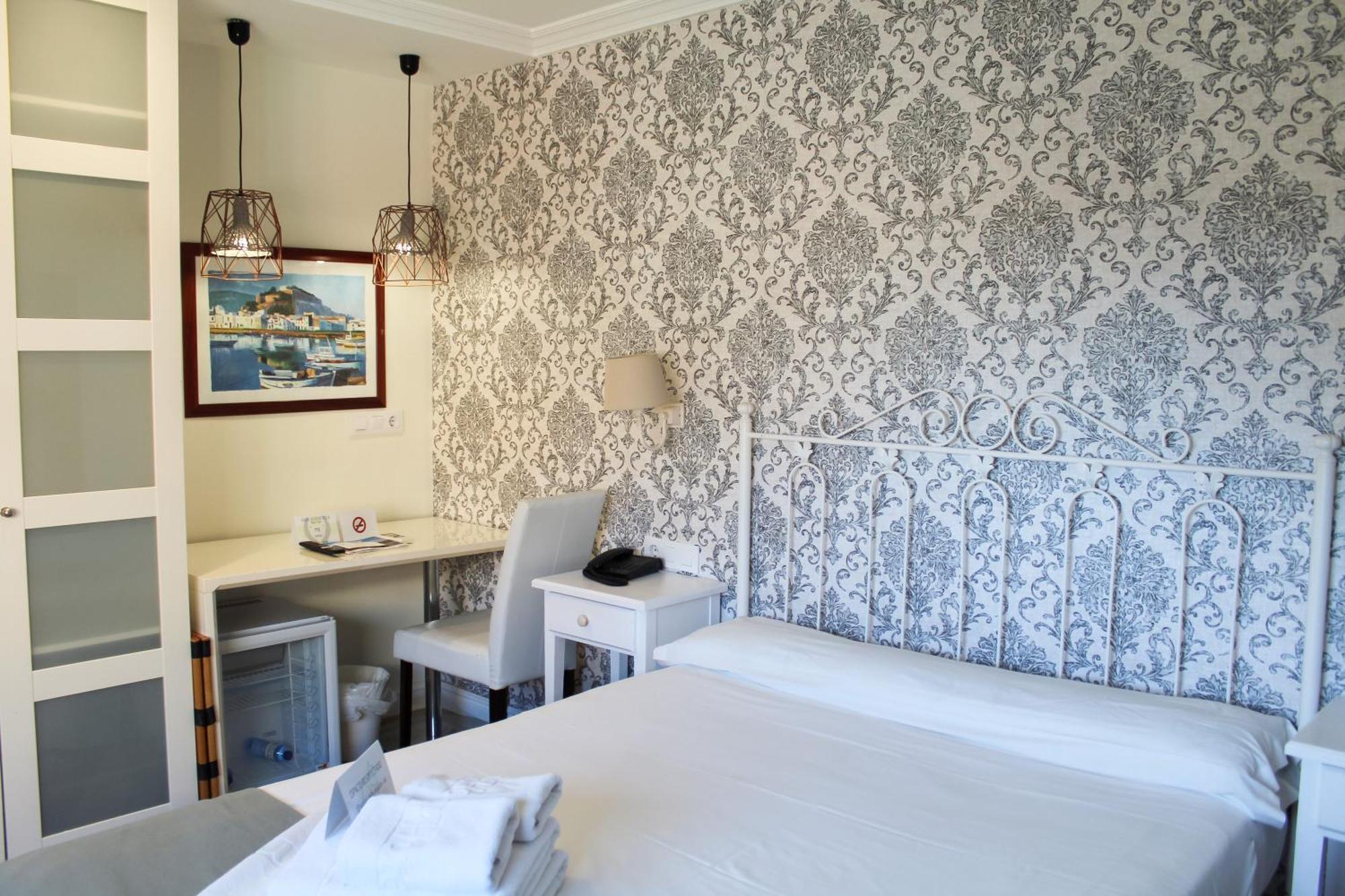 Hotel Mr Costa Blanca Дения Екстериор снимка
